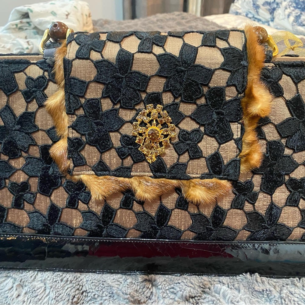 Beautiful Nina Perry vintage Bag